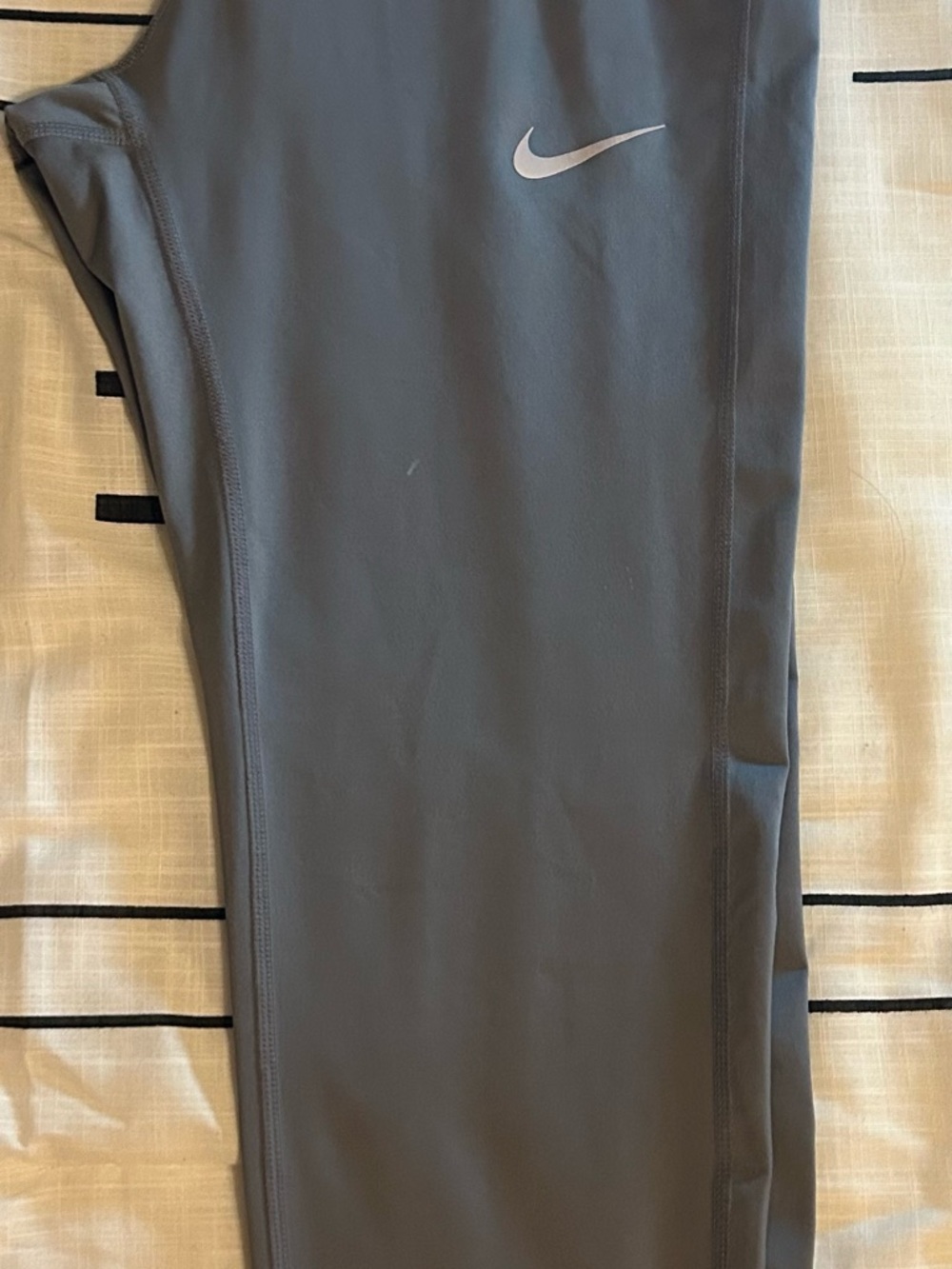 EXCELLENT Nike Epic Fast Running Leggings - Womens-Size L - Gray/Taupe